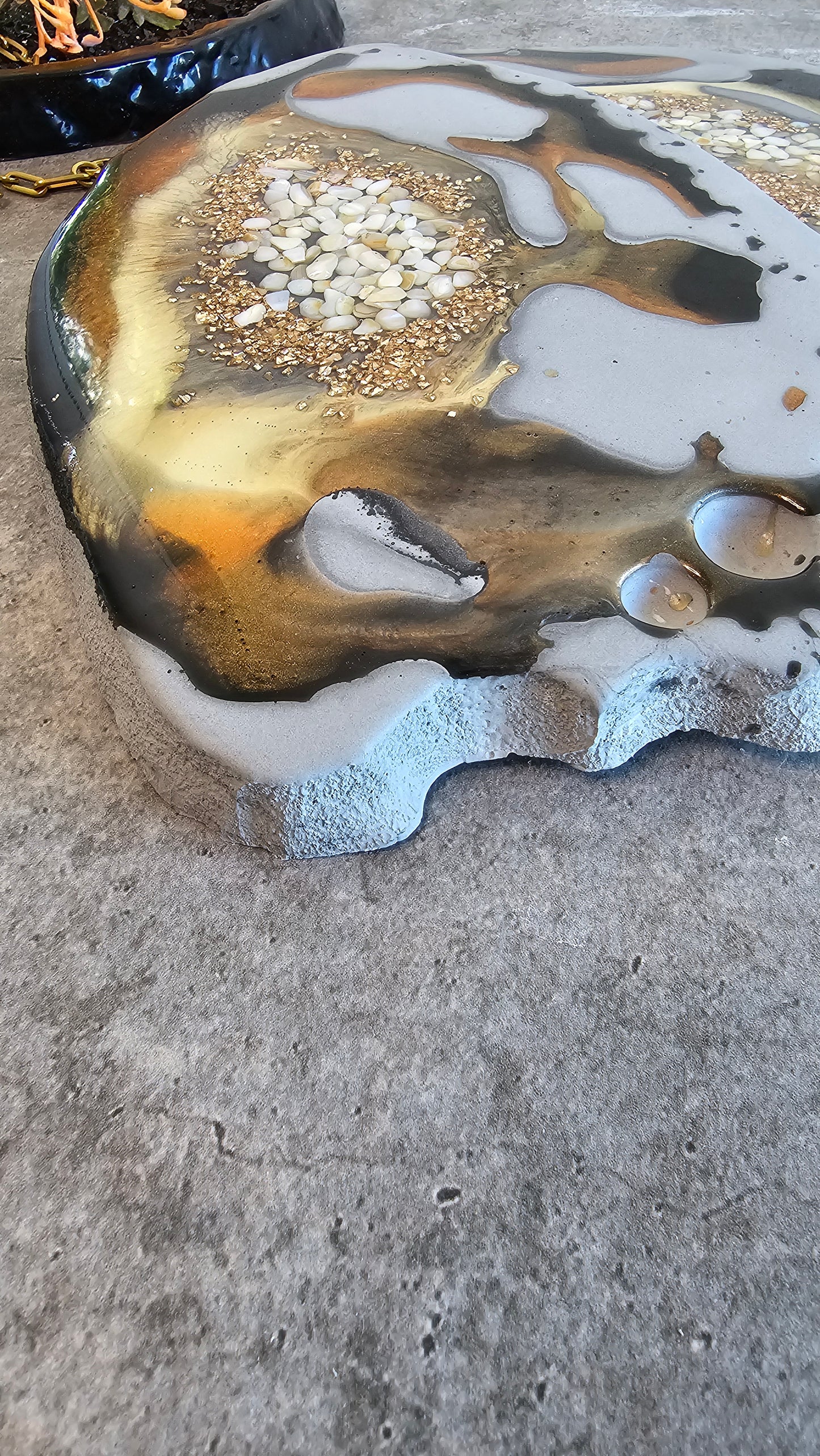 Geode Slice No. 2 Silicone Mold – Large Resin & Plaster Craft Mold for Trays, Platters, Decorative Projects